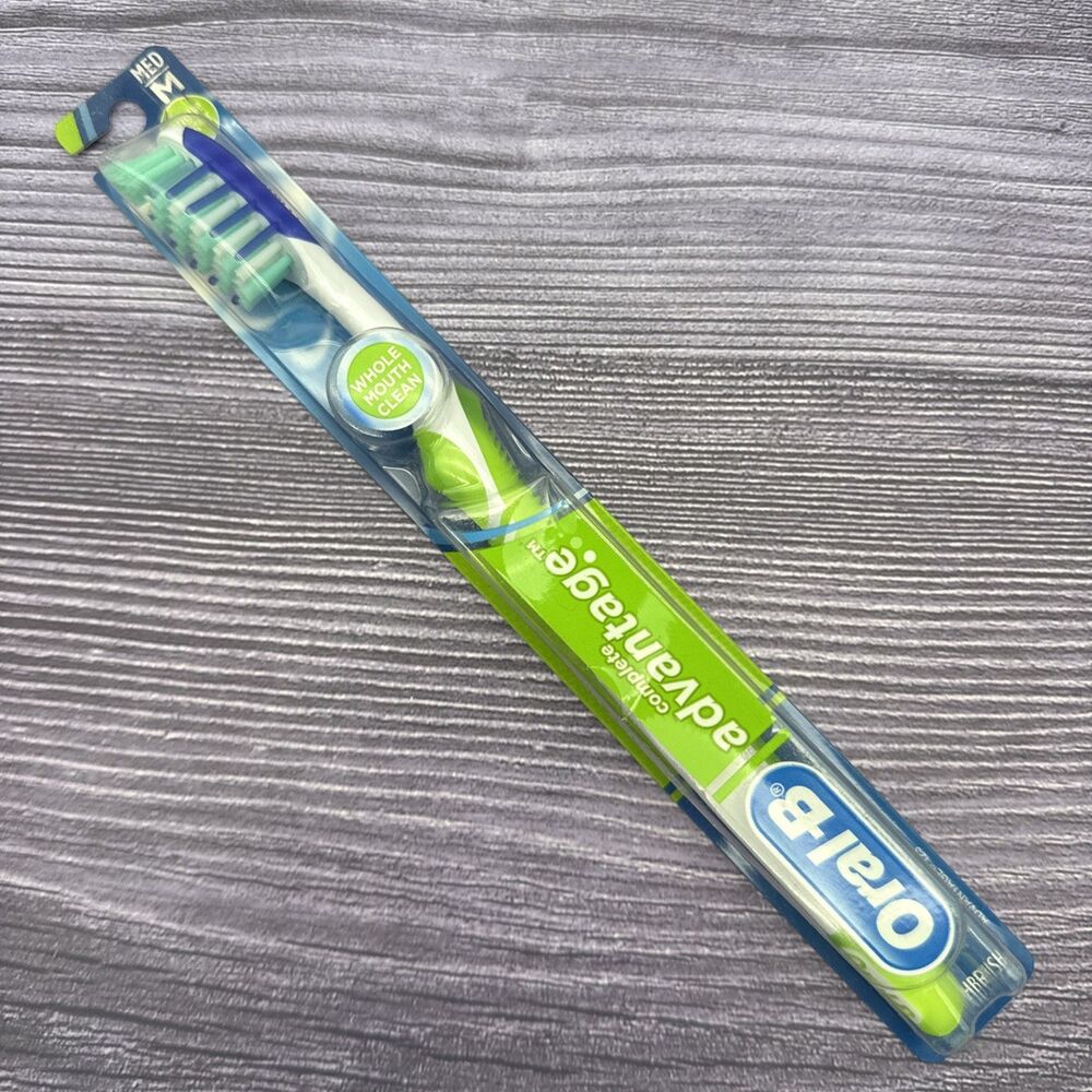 VTG 2007 Oral B Advantage Plus Toothbrush Regular 40 MEDIUM Gum Stimulators